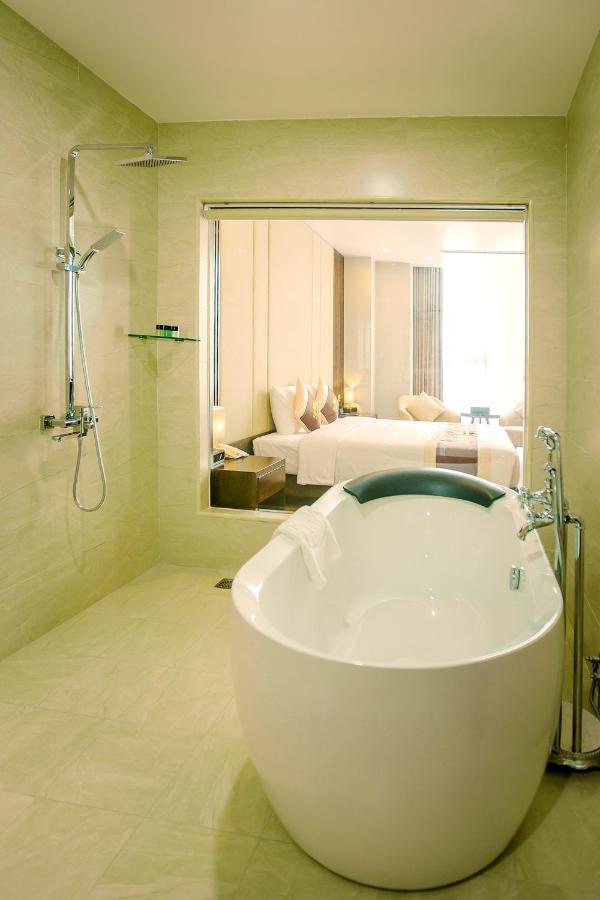 Luxury6 Hotel Mong Cai Exterior photo