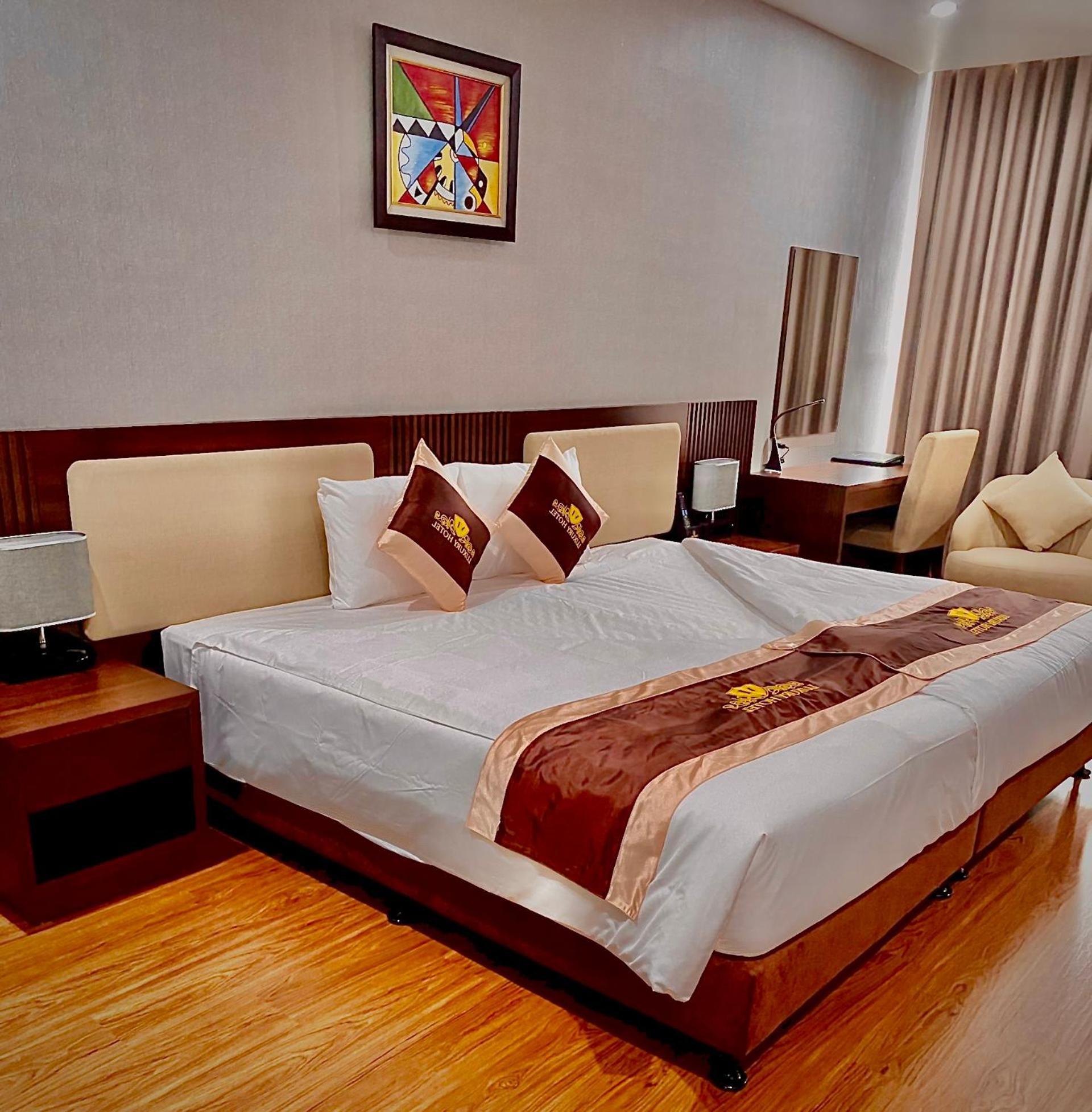 Luxury6 Hotel Mong Cai Exterior photo